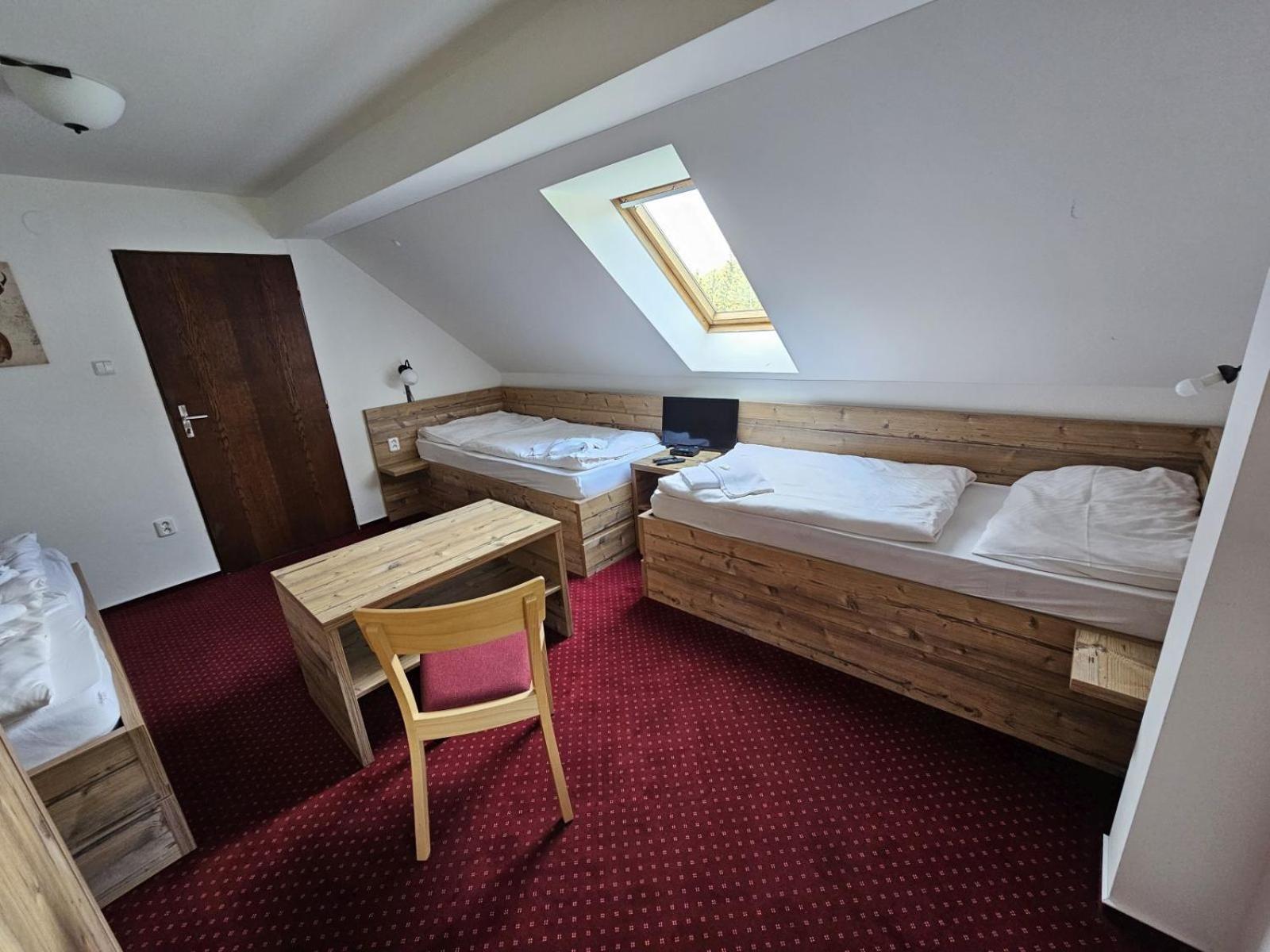 Hotel Konsel Ржічки Екстер'єр фото