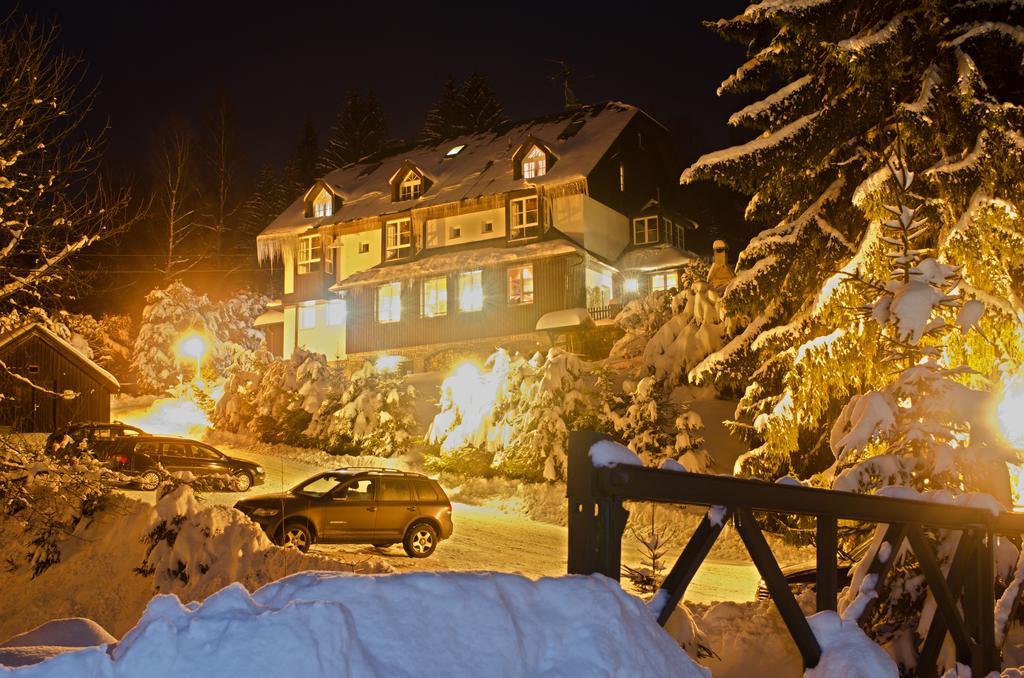 Hotel Konsel Ржічки Екстер'єр фото