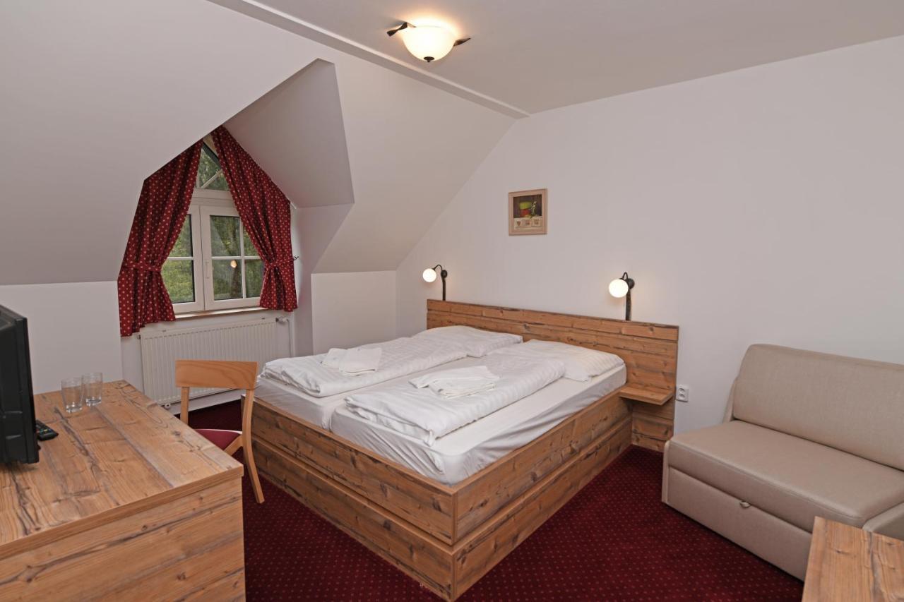 Hotel Konsel Ржічки Екстер'єр фото