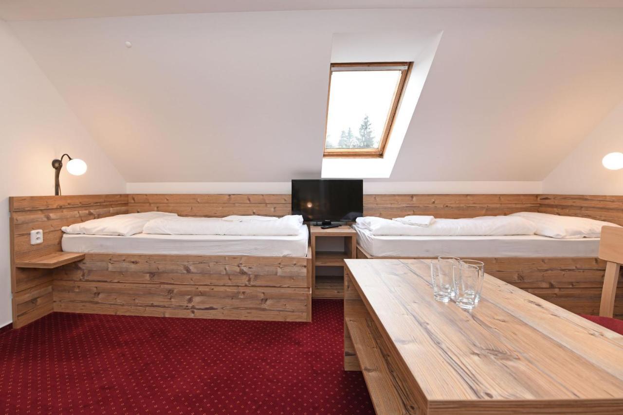 Hotel Konsel Ржічки Екстер'єр фото